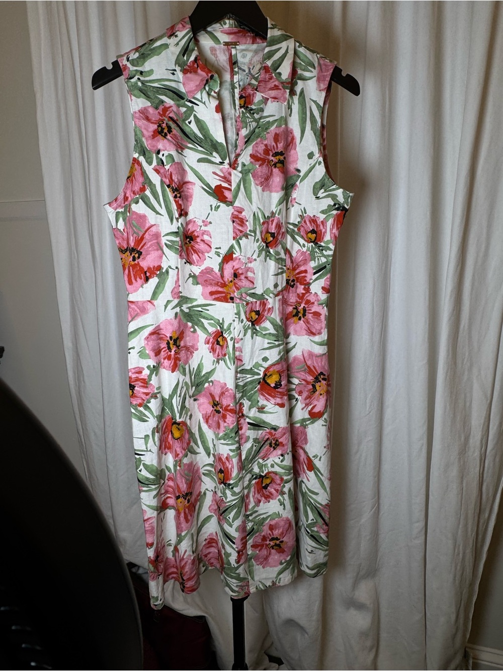 T Tahari Sleeveless Floral Dress in Pink, Green & White
